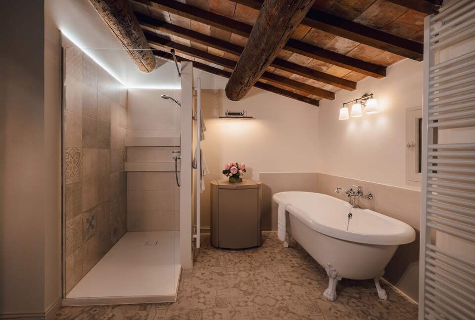 An Authentic Provençal Escape Among the Vineyards - Bonnieux, France