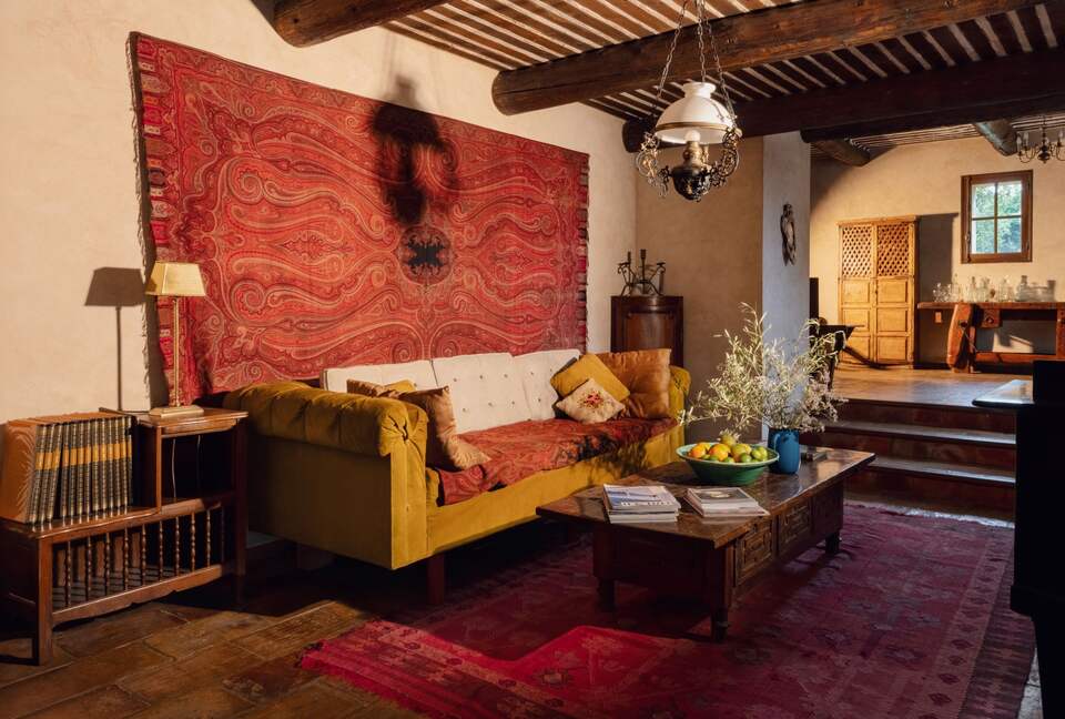 An Authentic Provençal Escape Among the Vineyards - Bonnieux, France