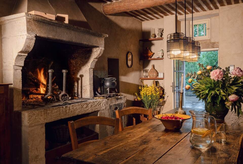 An Authentic Provençal Escape Among the Vineyards - Bonnieux, France