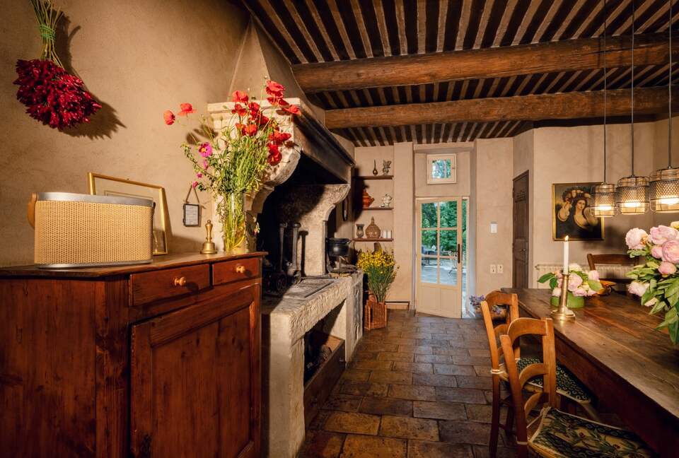 An Authentic Provençal Escape Among the Vineyards - Bonnieux, France