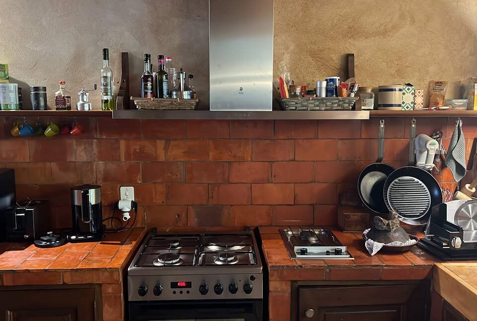 An Authentic Provençal Escape Among the Vineyards - Bonnieux, France