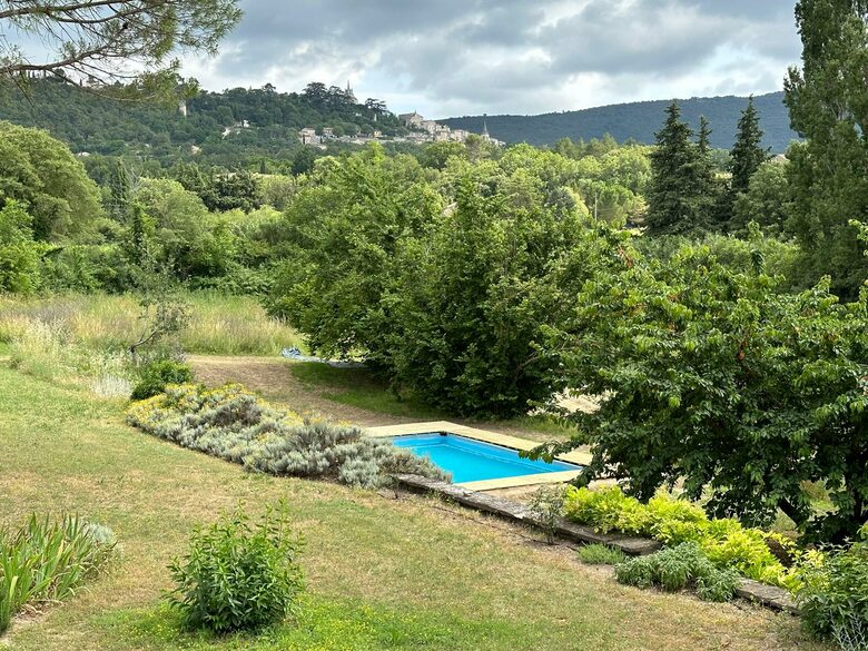 An Authentic Provençal Escape Among the Vineyards - Bonnieux, France