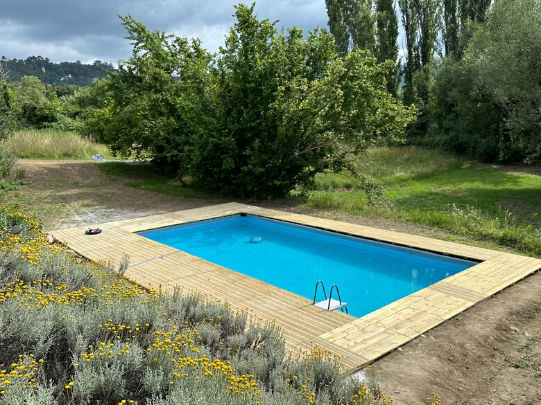 An Authentic Provençal Escape Among the Vineyards - Bonnieux, France