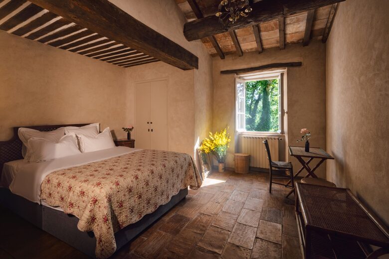 An Authentic Provençal Escape Among the Vineyards - Bonnieux, France