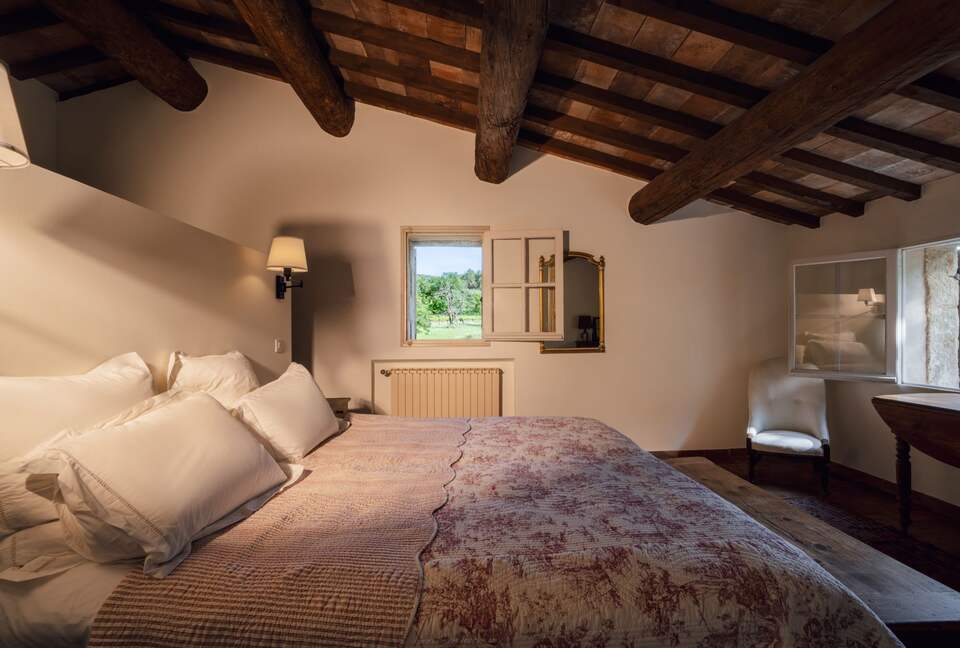 An Authentic Provençal Escape Among the Vineyards - Bonnieux, France