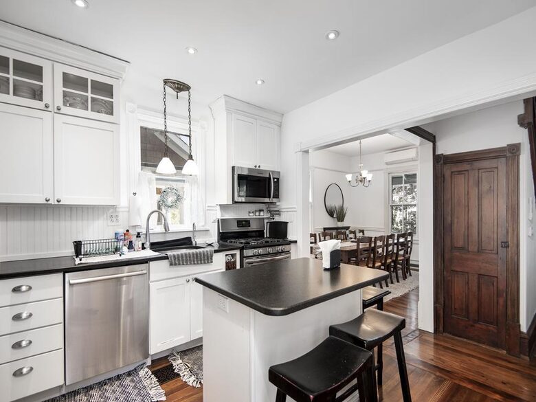 Victorian Coastal Elegance in Barnegat Light - Barnegat Light, New Jersey