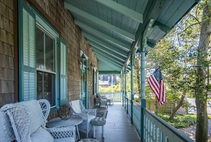 Victorian Coastal Elegance in Barnegat Light - Barnegat Light, New Jersey