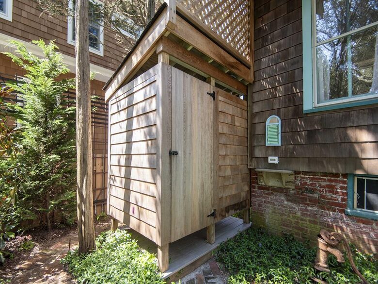 Victorian Coastal Elegance in Barnegat Light - Barnegat Light, New Jersey