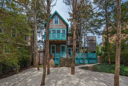 Victorian Coastal Elegance in Barnegat Light - Barnegat Light, New Jersey
