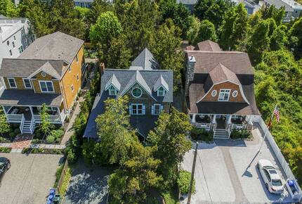 Victorian Coastal Elegance in Barnegat Light - Barnegat Light, New Jersey
