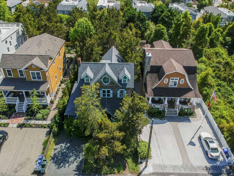 Victorian Coastal Elegance in Barnegat Light - Barnegat Light, New Jersey