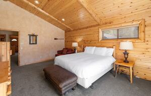 Cozy Big Bear Escape with Hot Tub & Game Room - Big Bear Lake, California