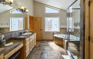 Cozy Big Bear Escape with Hot Tub & Game Room - Big Bear Lake, California