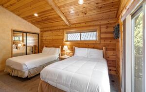 Cozy Big Bear Escape with Hot Tub & Game Room - Big Bear Lake, California