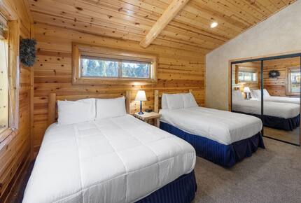 Cozy Big Bear Escape with Hot Tub & Game Room - Big Bear Lake, California