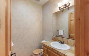 Cozy Big Bear Escape with Hot Tub & Game Room - Big Bear Lake, California