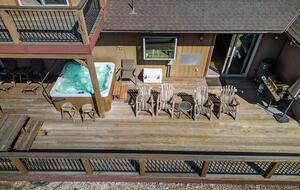 Cozy Big Bear Escape with Hot Tub & Game Room - Big Bear Lake, California