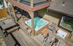Cozy Big Bear Escape with Hot Tub & Game Room - Big Bear Lake, California