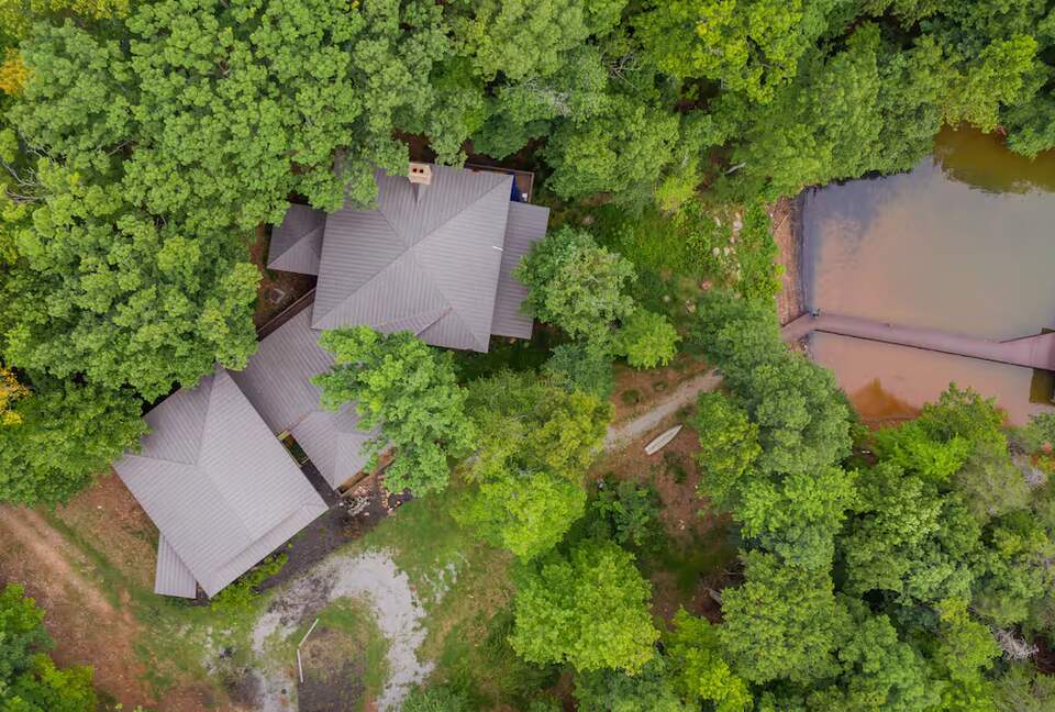 Architectural Retreat with Panoramic Views - Huddleston, Virginia