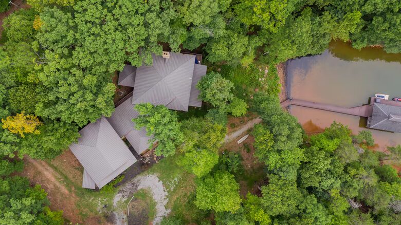 Architectural Retreat with Panoramic Views - Huddleston, Virginia
