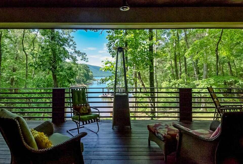 Architectural Retreat with Panoramic Views - Huddleston, Virginia