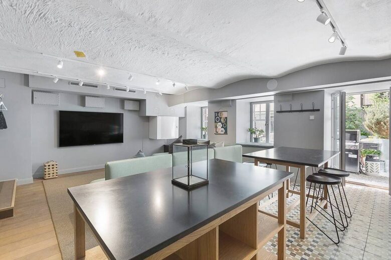 Charming City Retreat with Award-Winning Courtyard - Stockholm, Sweden