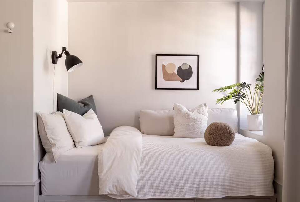 Charming City Retreat with Award-Winning Courtyard - Stockholm, Sweden