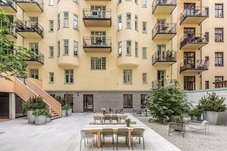 Charming City Retreat with Award-Winning Courtyard - Stockholm, Sweden