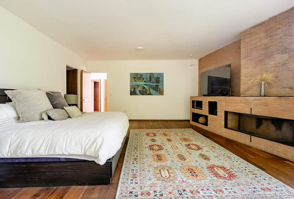 Refined Residence Overlooking Avándaro’s Waterfall - Avandaro, Mexico