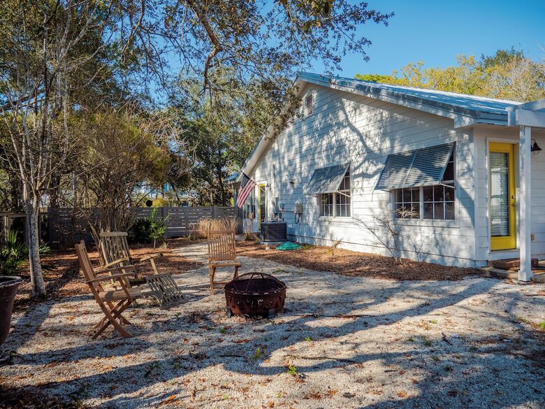 Walkable Charming Coastal Retreat in Santa Rosa - Santa Rosa Beach, Florida