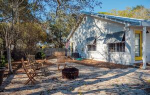 Walkable Charming Coastal Retreat in Santa Rosa - Santa Rosa Beach, Florida