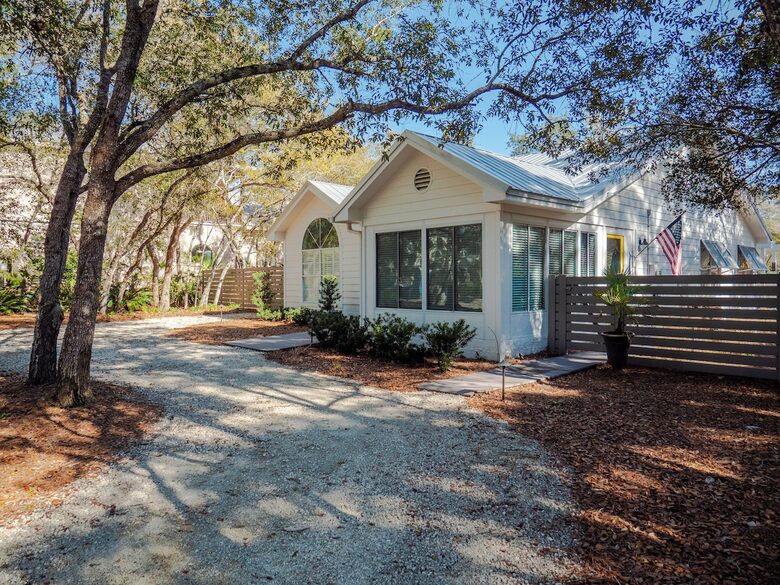 Walkable Charming Coastal Retreat in Santa Rosa - Santa Rosa Beach, Florida