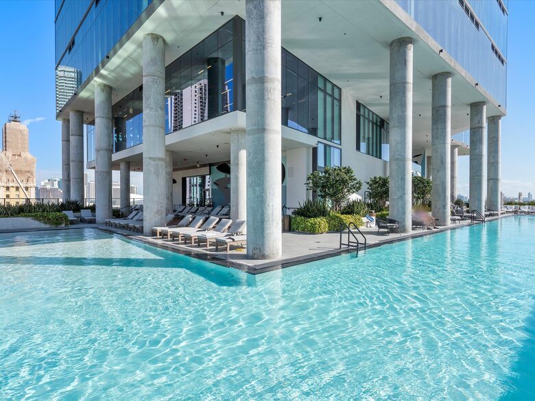 Stylish Miami Apartment with Resort Amenities & Bay Views - Miami, Florida