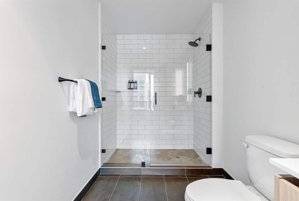 Stylish Miami Apartment with Resort Amenities & Bay Views - Miami, Florida