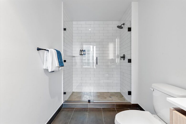 Stylish Miami Apartment with Resort Amenities & Bay Views - Miami, Florida