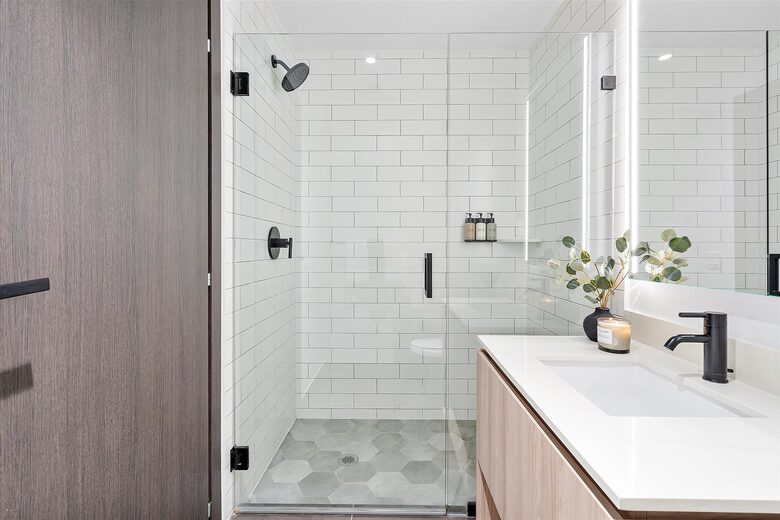 Stylish Miami Apartment with Resort Amenities & Bay Views - Miami, Florida