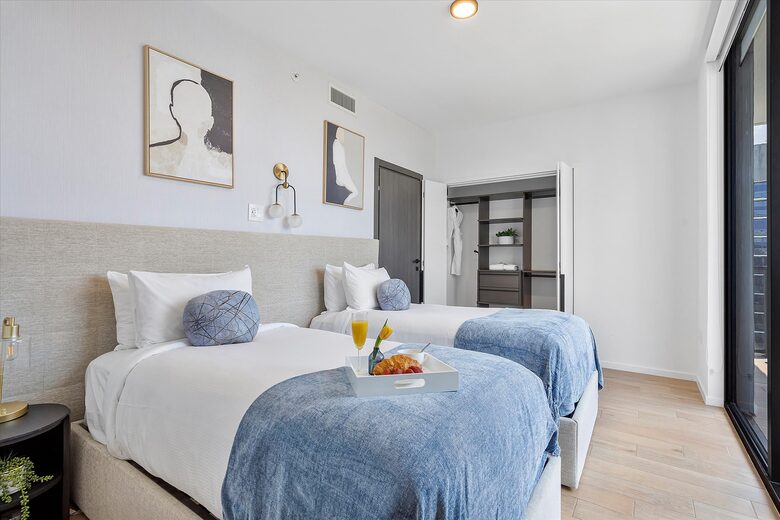 Stylish Miami Apartment with Resort Amenities & Bay Views - Miami, Florida