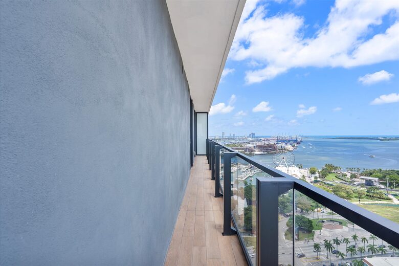 Stylish Miami Apartment with Resort Amenities & Bay Views - Miami, Florida