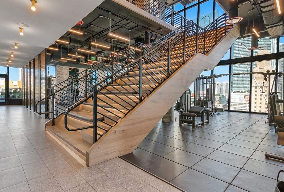 Stylish Miami Apartment with Resort Amenities & Bay Views - Miami, Florida