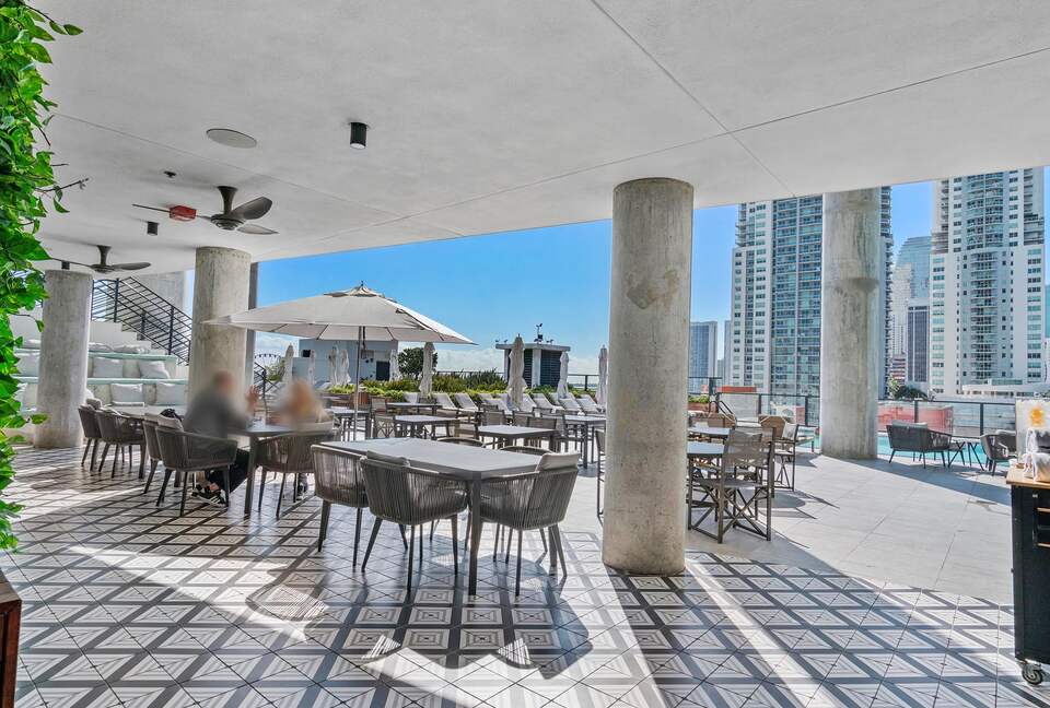Stylish Miami Apartment with Resort Amenities & Bay Views - Miami, Florida