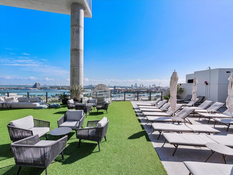 Stylish Miami Apartment with Resort Amenities & Bay Views - Miami, Florida