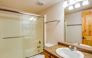 Inviting Central Oregon Escape - Sunriver, Oregon