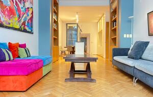 Charming 1950s Retreat with Sunroom & Garden in Retiro - Retiro, Argentina