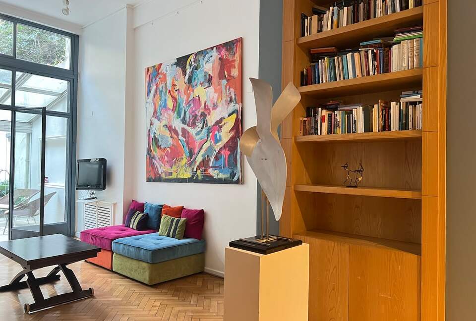 Charming 1950s Retreat with Sunroom & Garden in Retiro - Retiro, Argentina