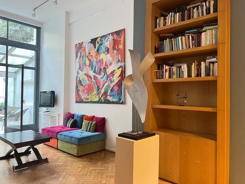 Charming 1950s Retreat with Sunroom & Garden in Retiro - Retiro, Argentina