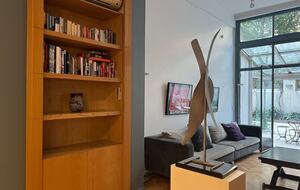 Charming 1950s Retreat with Sunroom & Garden in Retiro - Retiro, Argentina