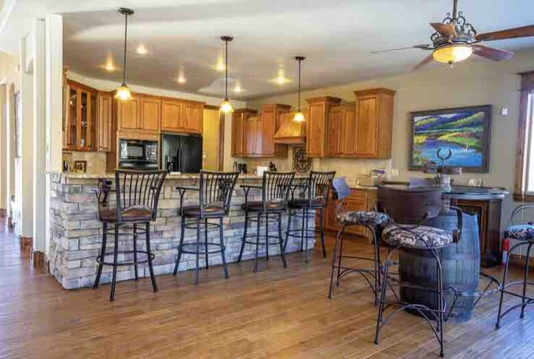 Spacious Buena Vista Escape with Hot Tub & Game Room - Buena Vista, Colorado