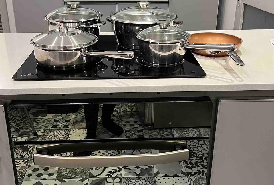 Charming 1950s Retreat with Sunroom & Garden in Retiro - Retiro, Argentina