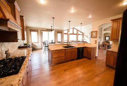 Spacious Buena Vista Escape with Hot Tub & Game Room - Buena Vista, Colorado