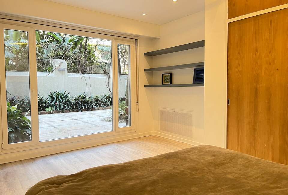 Charming 1950s Retreat with Sunroom & Garden in Retiro - Retiro, Argentina